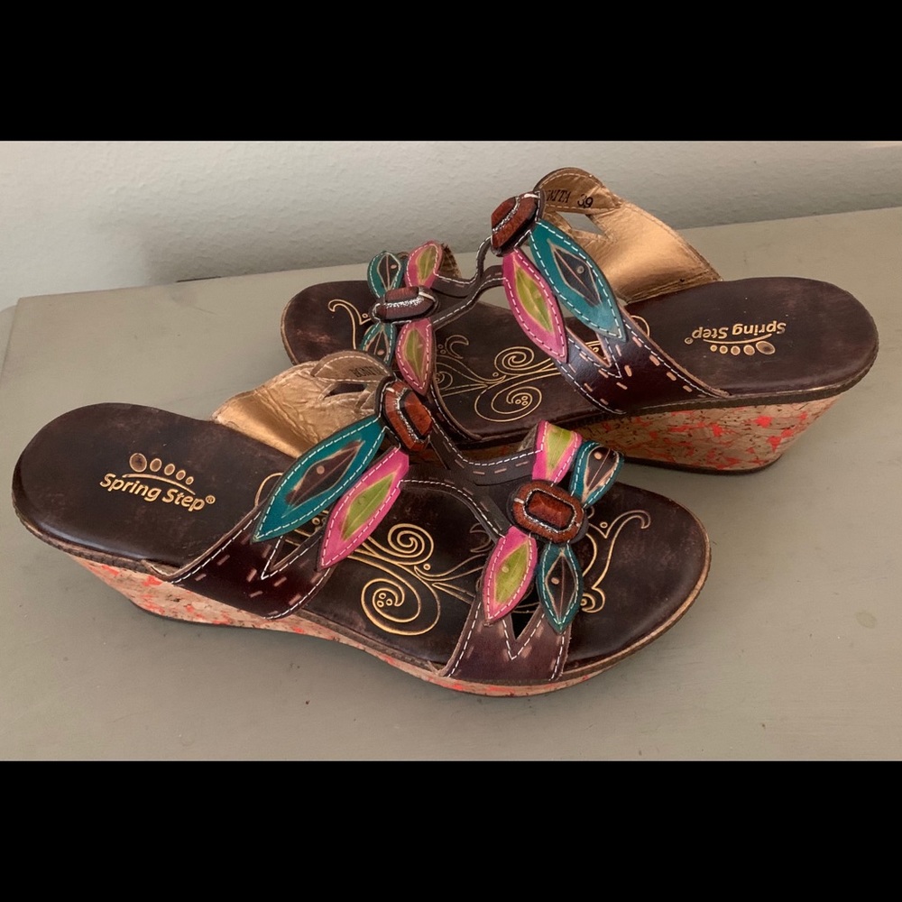 SPRING STEP SANDALS
